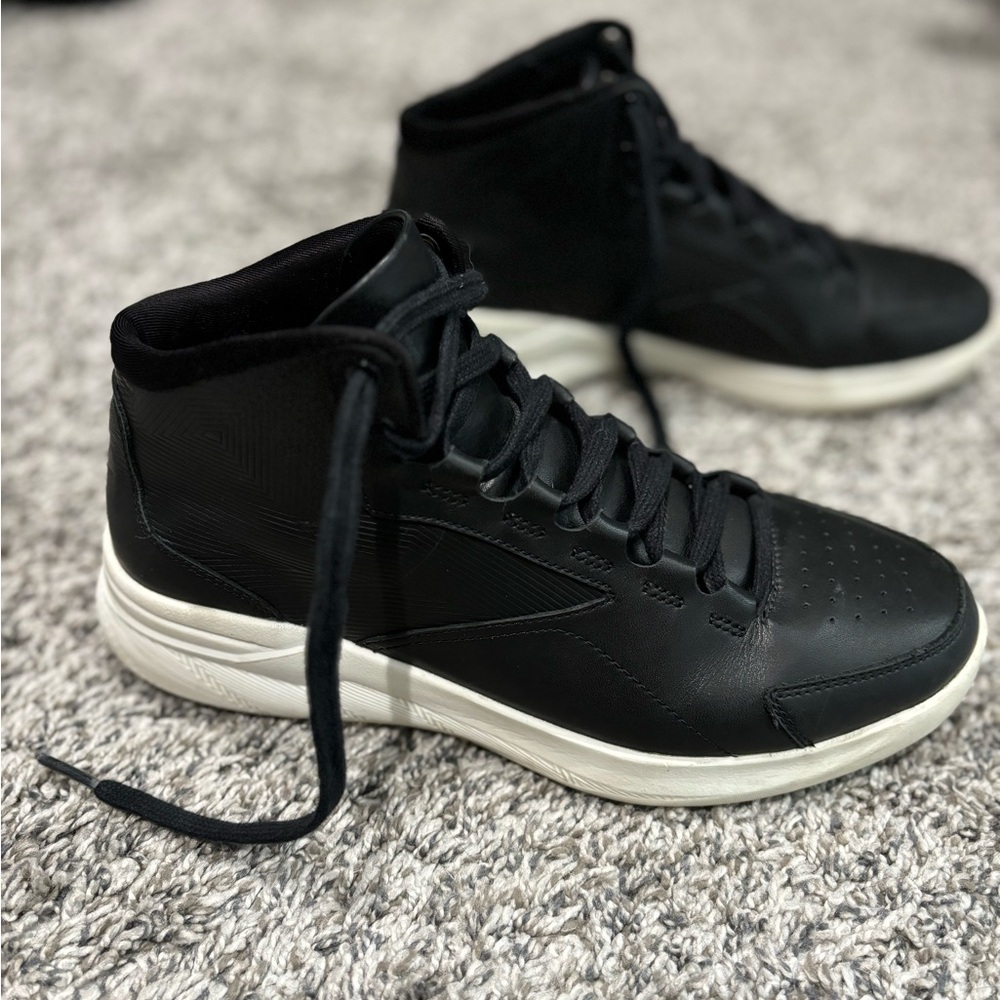 Under Armour Black Sneakers size 7